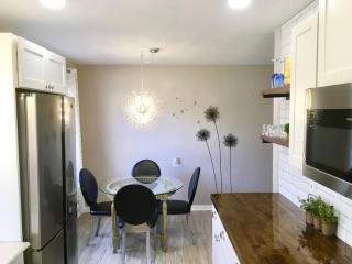 Mimzy's Garden Retreat - Peaceful & Private - Hickory - 4