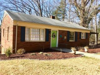 Mimzy's Garden Retreat - Peaceful & Private - Hickory - 2