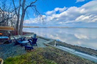 Sun Hugged Cottage - South Hero - 9