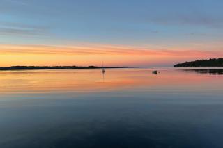 Sun Hugged Cottage - South Hero - 7