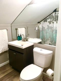 Snug Studio Retreat- Near to Aviation museum and Highway - Hickory - 9