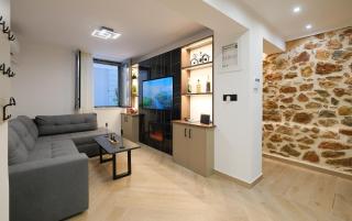 Panos City Apartment - Near Acropolis Museum, Private parking for 2 motorcycles - Atene - 0