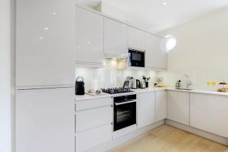 Stylish Modern Apartments in the Heart of Fitzrovia - London - 3