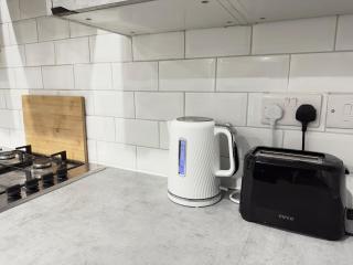 Luxury 2 Bed Apartment in West Midlands - Birmingham - 9