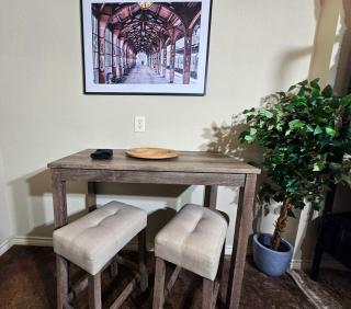 Wine Country Stay with Hot Tub, BBQ, Yard & Pool - 7