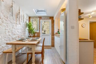 Low Tide Bedford Rd Boutiques - 1