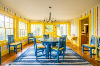 Lorraine Bay Private Waterfront Escapes Main House and Cottage Rentals - Port Colborne - 4