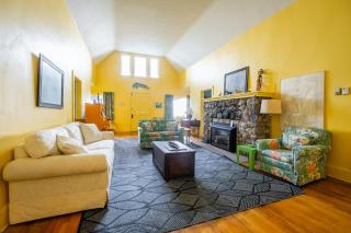 Lorraine Bay Private Waterfront Escapes Main House and Cottage Rentals - Port Colborne - 7