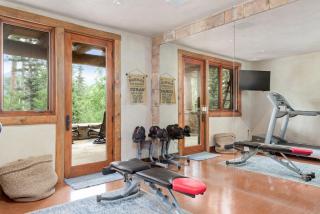 Hilltop Hideaway by Exceptional Stays - 5