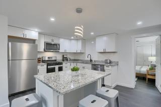Stylish and Central 3BD Home Pittsburgh North Side - 2