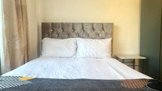 2 Bed Apartment Hosted by Ali - London - 2
