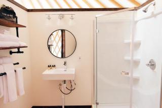 Johnny Yurts - The Pearl - 2