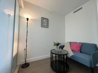 1B1B Richmond nearby skytrain - 8