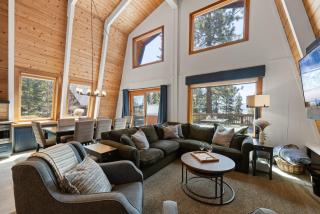 Lakeview Spacious 5BDR Tahoe City Home w Hot Tub on XL Deck Outdoor Furniture BBQ - 1