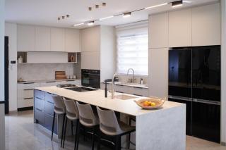 Luxe Kosher Oceanfront Oasis - Pool - Scenic Views - 6