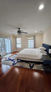 Luxury Hotel-Style Room in Queens, New York - Bayside - 4