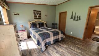 Acorn Acres Cabins Buck Run Cottage - 1