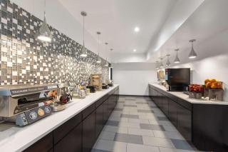 Best Western Inn & Suites - Midway Airport - 2