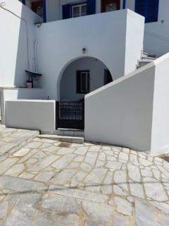 Emily's Guest House - Mirsíni - 8
