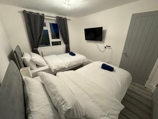 Stylish 2BR, Fast Wifi with balcony - Londra - 6