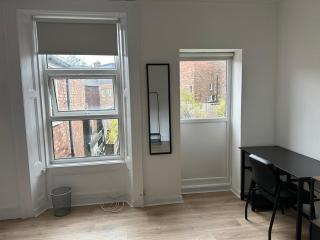 Spacious 3-Bed Flat in Jesmond - 4