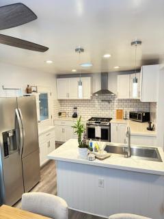 Modern cozy family friendly - Canoga Park - 1