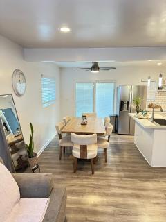 Modern cozy family friendly - Canoga Park - 0