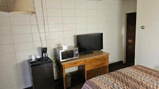 Camelot Court Motel - Prince George - 1