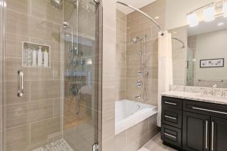 UltraLuxe Apt in Boston Brownstone 1 - Brookline - 3