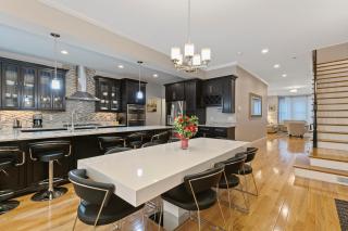UltraLuxe Apt in Boston Brownstone 1 - Brookline - 0