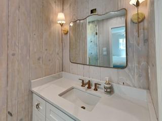 The Hydeaway - 9