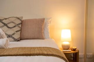 Private Retreat on The Hill - Newcastle - 1
