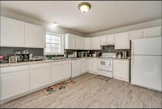 Newly renovated home, Fire pit, Games, Grill - 7