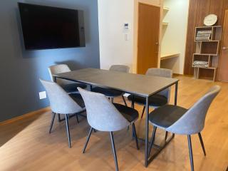 Free Parking The Old Futon Shop #HU1 - 6