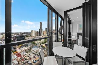 City Views 2BR Apt with Infinity Pool & Huge Gym! - Brisbane - 7