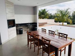 Refúgio Elegante com Piscina - Porangaba - 8