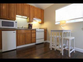 Sonoma Getaway for Two - Great Location - 2