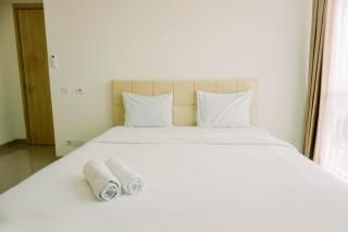 Spacious and Elegant 2BR with Private Lift at Hillcrest House Apartment By Travelio - Tangerang - 3