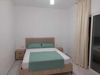 HILLSIDE Guesthouse - Ksamil - 3
