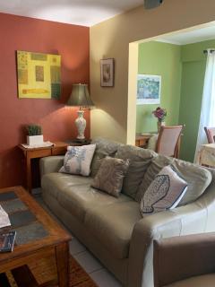 Cozy Cottage near Beaches and Downtown Sarasota - 8