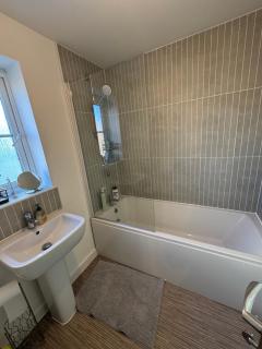 Charming Modern Home in Cheltenham - Cheltenham - 6