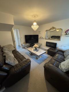 Charming Modern Home in Cheltenham - Cheltenham - 1