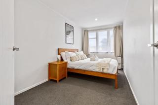 3BR Home with Patio & Parking Near Tamaki River - Auckland - 9