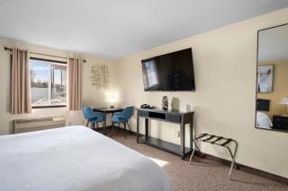 StayInn Grand Forks - 2