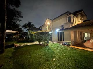 SemiD Cozy home in Mount Austin Toppen Aeon fix to 14pax - Johor Bahru - 8