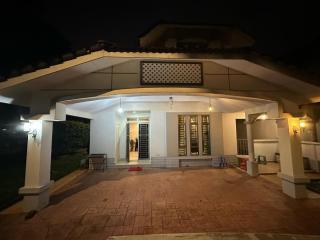 SemiD Cozy home in Mount Austin Toppen Aeon fix to 14pax - Johor Bahru - 6