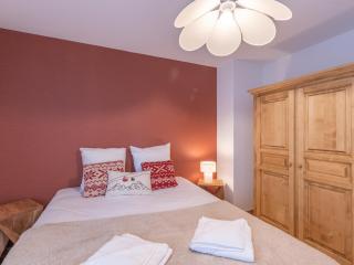 Appartement de luxe, centre Alpe d'Huez, 3 chambres, accès direct pistes, parking inclus - FR-1-645-84 - Huez - 1