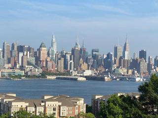 Nice 2 Bedrooms apt One step to NYC - West New York - 9