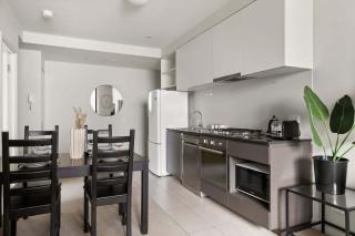 2BR Apt in CBD with Stunning Views - Melbourne - 3