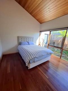Modernist Beach House - Ocean Grove - 3